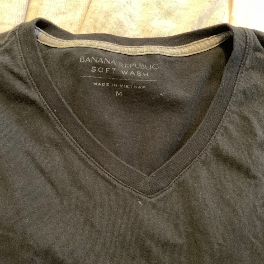 Banana Republic soft wash v-neck tee medium black
